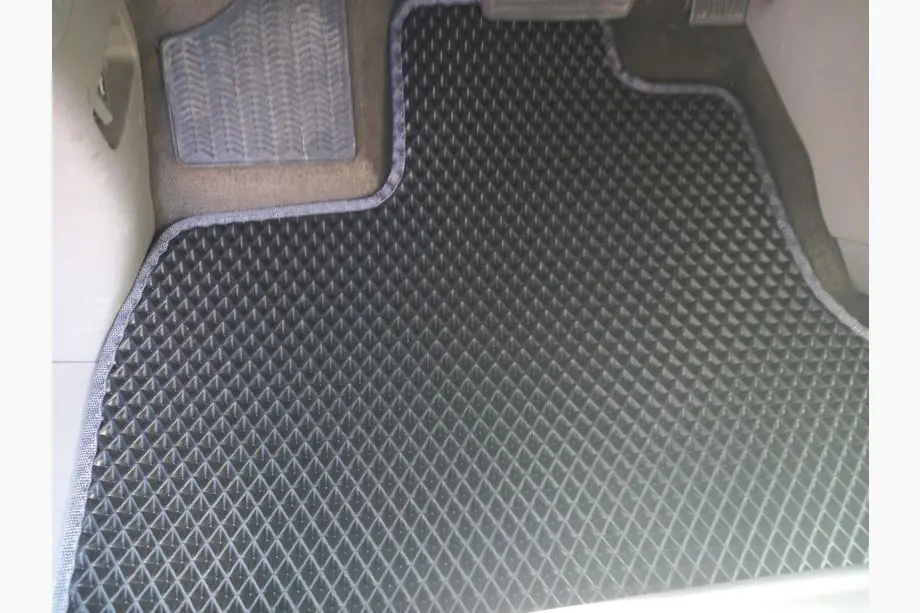Honda Odyssey 2010–2017 Autokoberce (3 řady, EVA, černé) Image