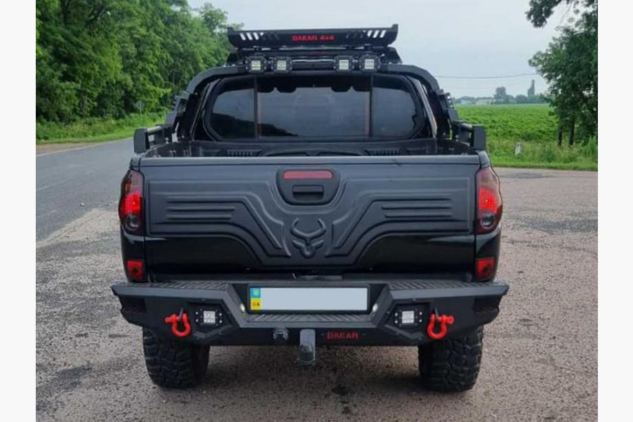 Mitsubishi L200 2006–2015 Plastová lišta na víko kufru Fotografie 7