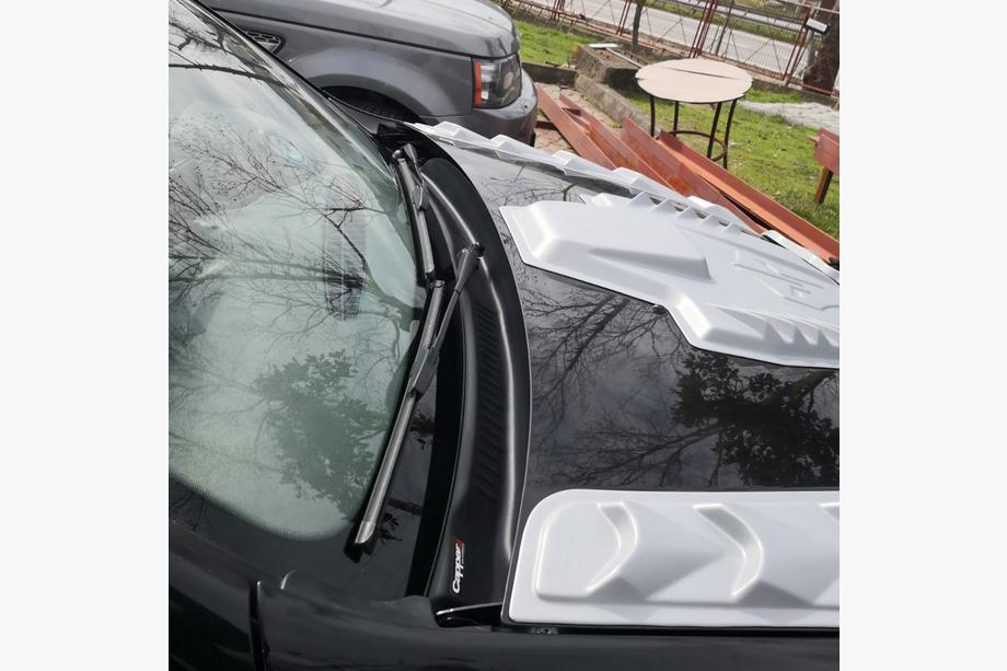 Dacia Duster 2008–2018 Kryt žlabu stěračů (ABS) Fotografie 1