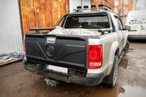 Volkswagen Amarok 2010–2022 Lišta na víko kufru (ABS) fotografie 3