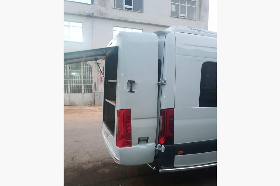 Mercedes Sprinter W907/W910 2018– Střešní nosič (vysoká střecha) Fotografie 2