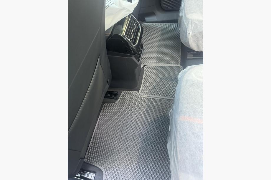 Volkswagen ID.6 2021– EVA autokoberce (šedé) 3 řady Fotografie 4