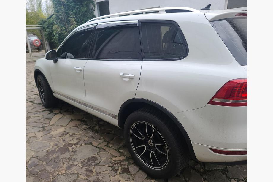 Volkswagen Touareg 2010–2018 Ofuky oken s chromovou lištou (4 ks, Niken) Image