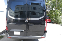 Mercedes Sprinter W907/W910 2018– Lišta zadního okna V-2 Carmos (2 ks, nerez) fotografie 4