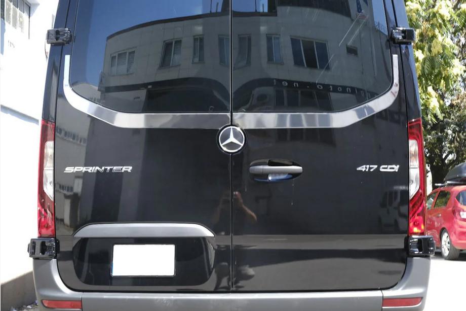 Mercedes Sprinter W907/W910 2018– Lišta zadního okna V-2 Carmos (2 ks, nerez) Image