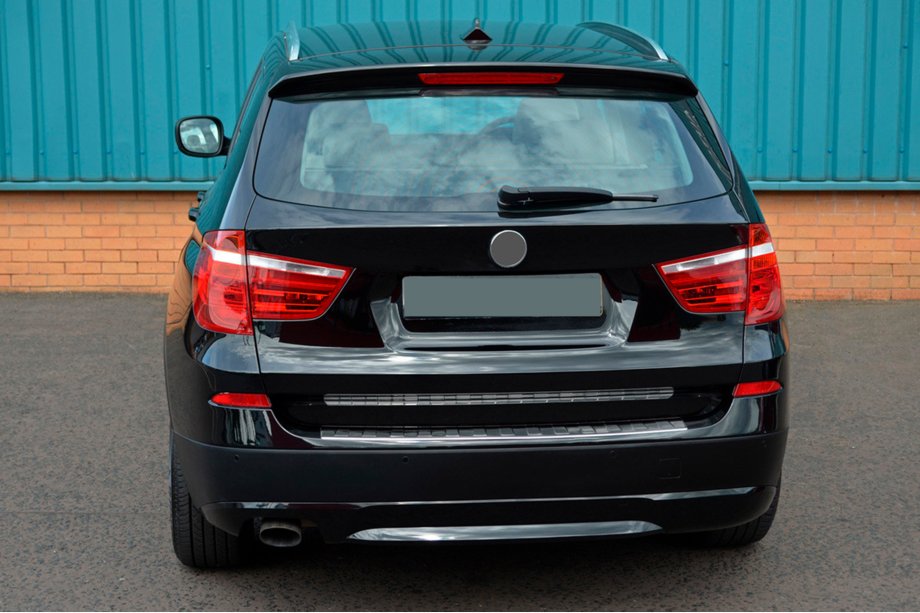 BMW X3 F25 2011–2018 Nerezová lišta na zadní nárazník OmsaLine (lesk, nerez) Fotografie 3