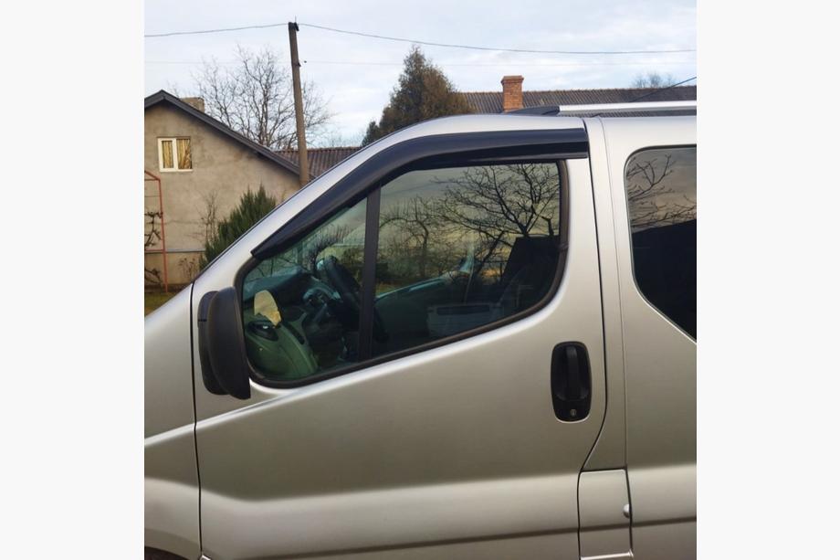 Renault Trafic 2001–2015 Okenní deflektory (2 ks, EuroCap) Fotografie 4