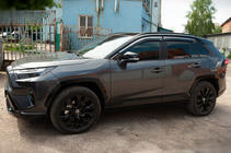 Toyota Rav 4 2019–2025 Okenní ofuky s chromovanou lištou (4 ks, Niken) fotografie 5