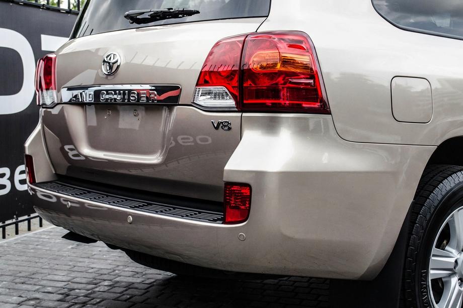 Toyota Land Cruiser 200 2007–2021 Zadní světla 2007-2015 (OEM) Image