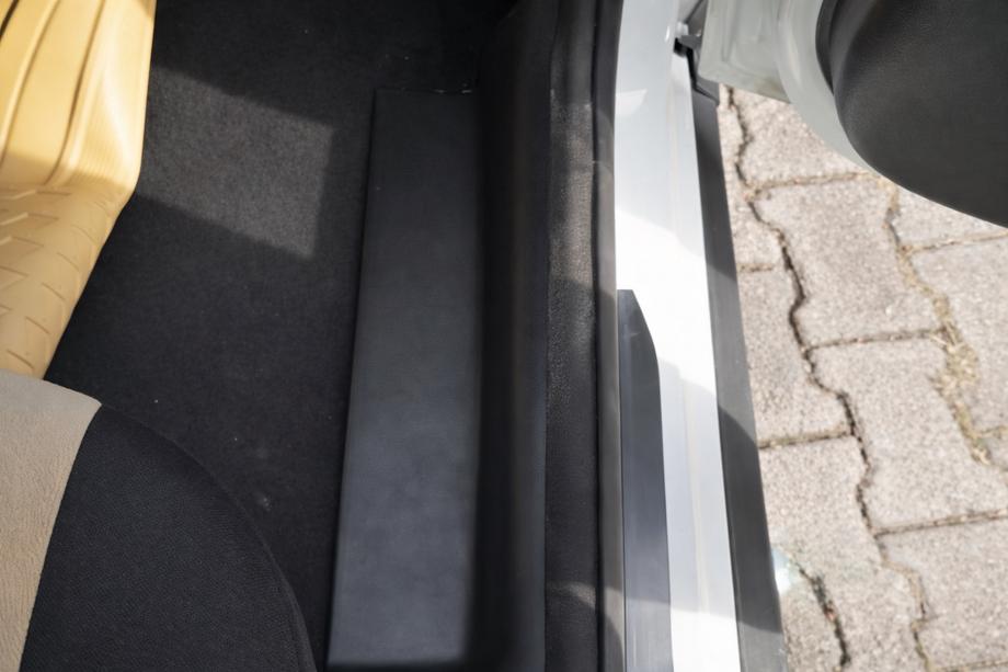 Renault Duster 2008–2017 Kryty vnitřních prahů EuroCap (5 ks, ABS) Fotografie 4