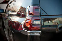 Toyota Land Cruiser Prado 150 2009–2023 Chromové kryty zadních světel V2 (2 ks, 2018+) fotografie 1