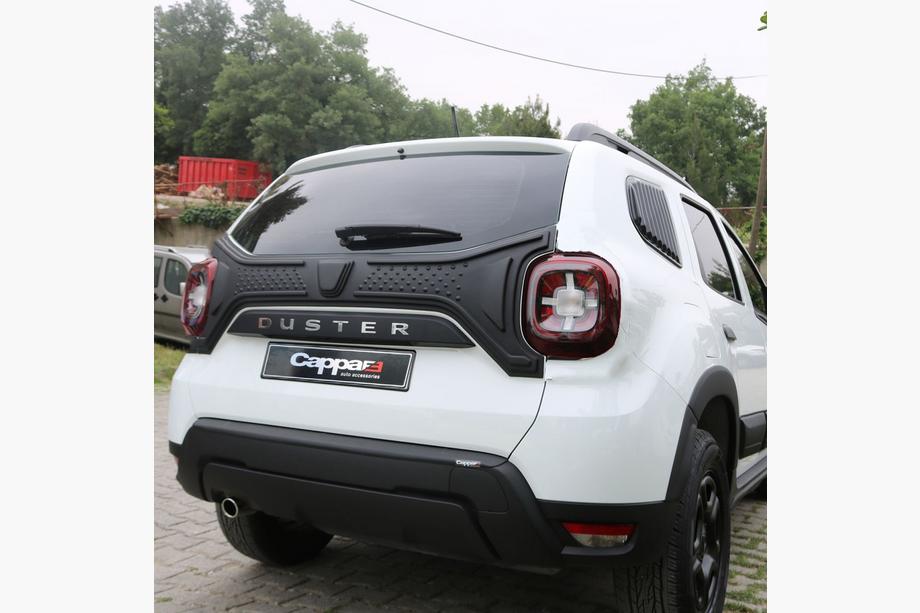 Renault Duster 2018–2024 Plastová krycí lišta víka kufru (1 ks) Image