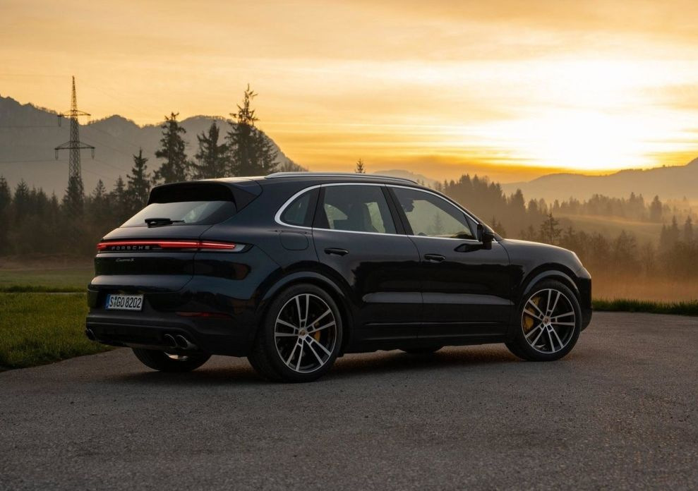 Test modernizovaného sportovního crossoveru Porsche Cayenne