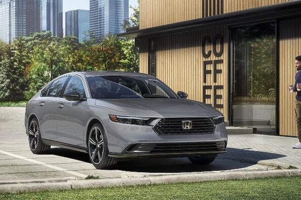 Recenze nové generace sedanu Honda Accord