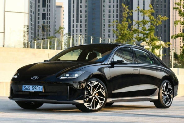 Elektrický sedan Hyundai IONIQ 6