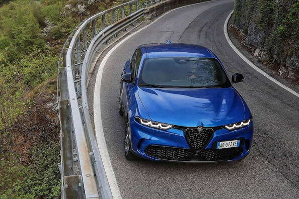 Recenze crossoveru Alfa Romeo Tonale