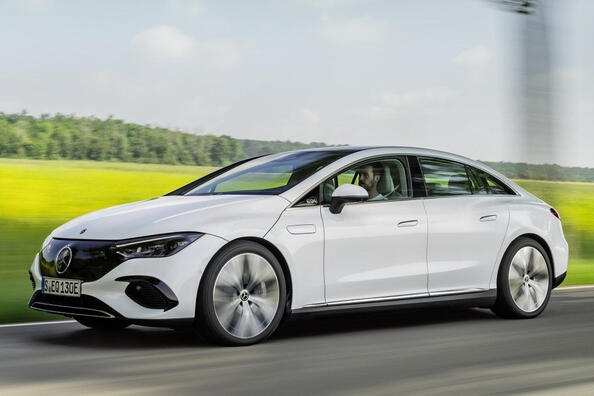 Recenze elektrického sedanu Mercedes-Benz EQE (V295)