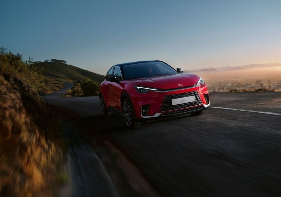 Recenze kompaktního prémiového crossoveru Lexus LBX