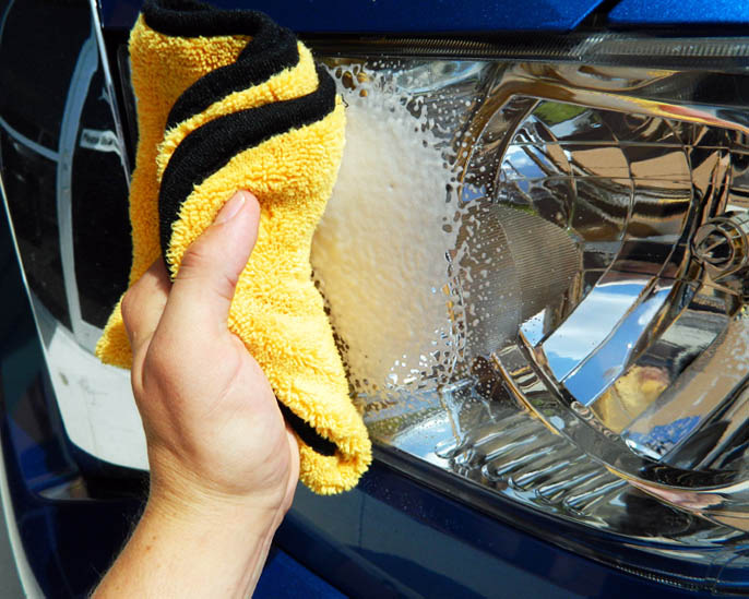 Jak správně pečovat o světlomety automobilu?