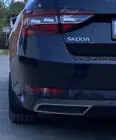 Skoda Superb 2015–2024 Chromové krytky na konce zadního nárazníku Carmos (3 ks, nerez) fotografie 2
