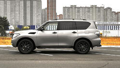 Nissan Armada 2016–2024 Boční prahy New Vision Grey (2 ks., hliník) fotografie 11