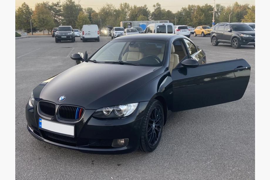 BMW řada 3 E92/E93 2006–2013 Ledvinky (mřížky masky chladiče) pro E92 (3 ks) Image
