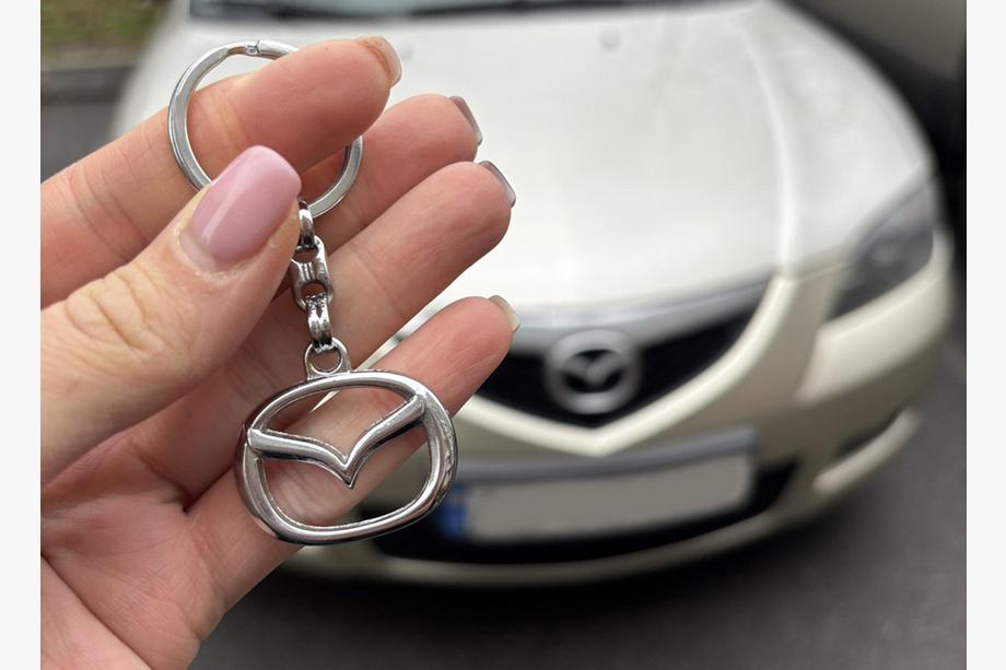 Mazda Kovový přívěsek na klíče s logem Mazda Image