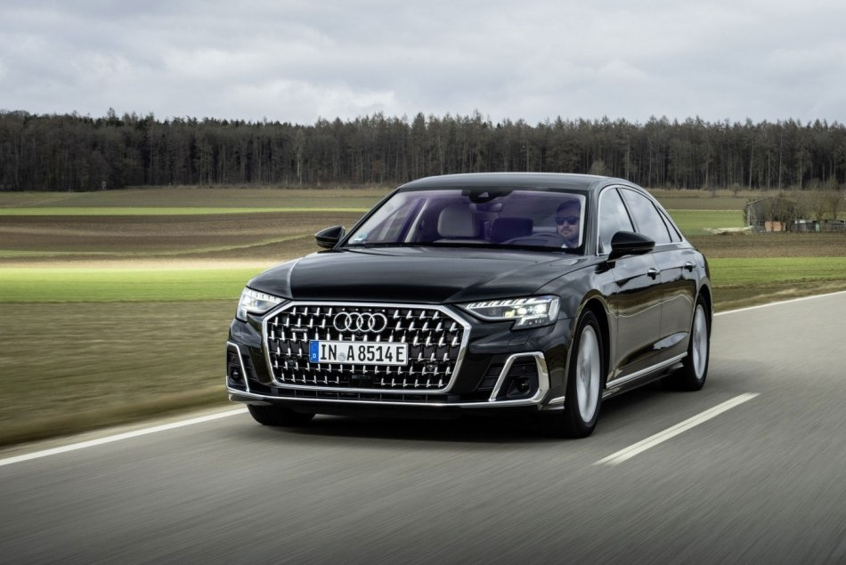 Recenze modernizovaného sedanu Audi A8 s pohonem všech kol