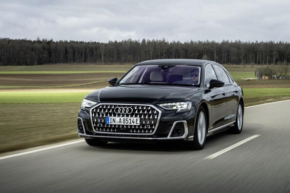 Recenze modernizovaného sedanu Audi A8 s pohonem všech kol