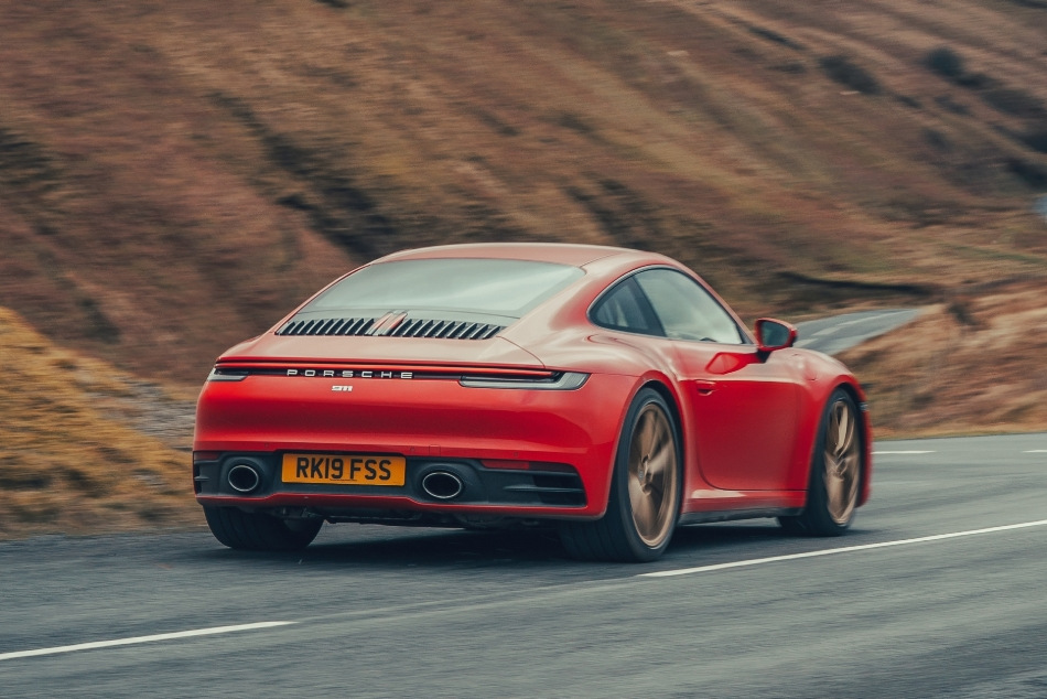 Porsche 911 Carrera: perfekcionismus v detailech