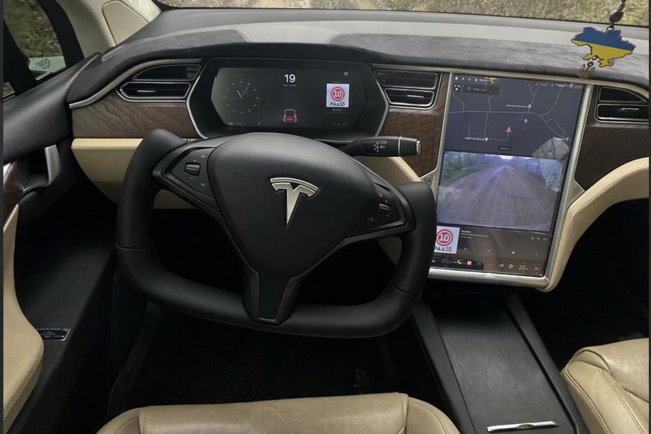 Tesla Model X 2015– Volant šturval (koženka a karbonové vložky) Image