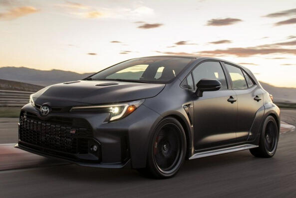 „Nadupaný“ hatchback Toyota Corolla GR s pohonem všech kol Fotografie 2