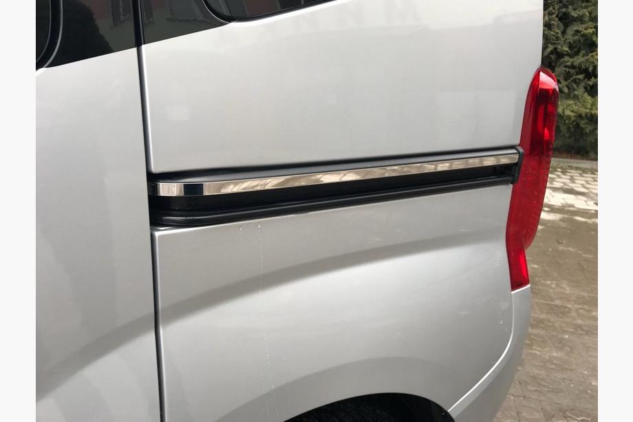 Peugeot Bipper 2008–2017 Nerezová lišta pod posuvné dveře (2 ks) Carmos - turecká ocel Fotografie 5