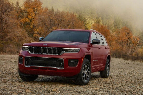 Recenze Jeep Grand Cherokee L: ztělesnění luxusu a síly