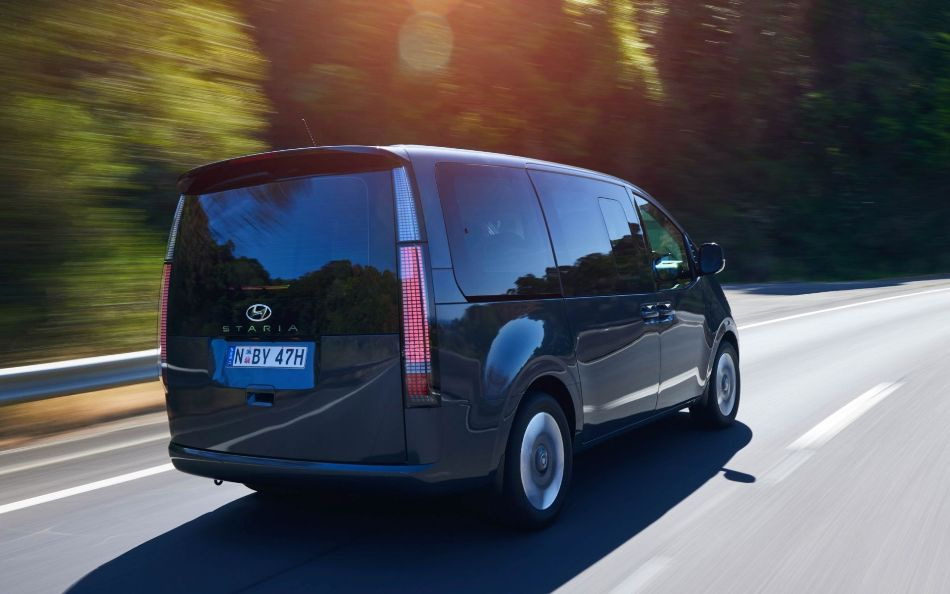 Recenze minivanu Hyundai Staria