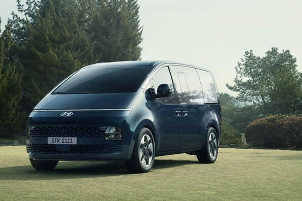 Recenze minivanu Hyundai Staria