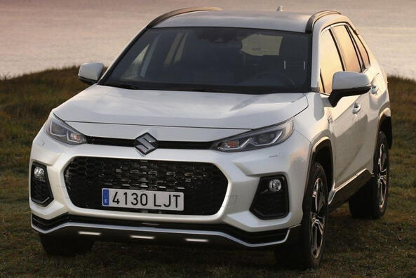 Test hybridního SUV s pohonem všech kol Suzuki Across