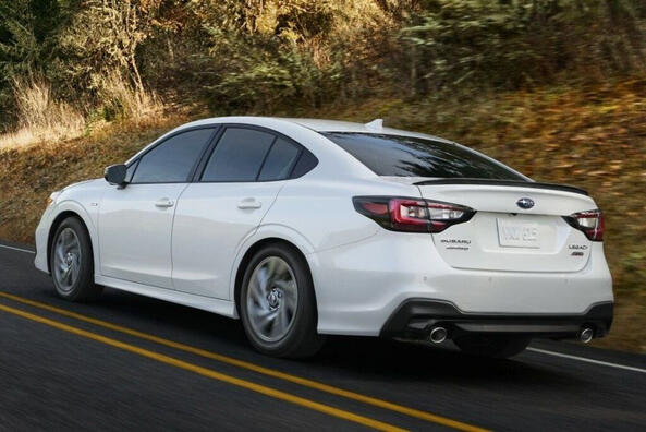 Recenze modernizovaného sedanu Subaru Legacy s pohonem všech kol Fotografie 4
