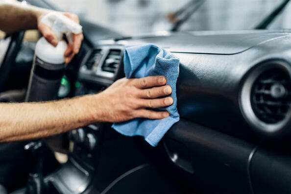 Jak správně pečovat o plasty v interiéru automobilu?