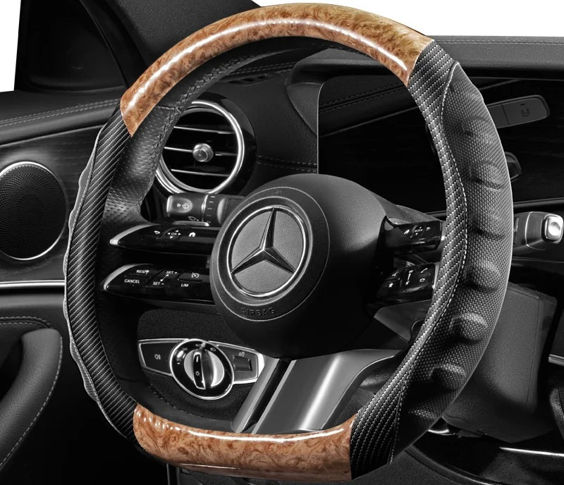 Proč potřebujete potah na volant?