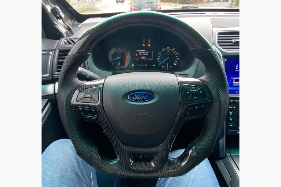Ford Explorer 2019– Volant kompletní anatomický (karbon) Image