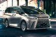 Recenze prémiového minivanu Lexus LM druhé generace fotografie 1