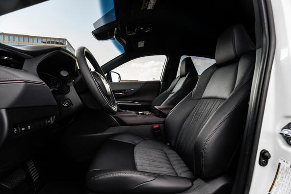 Recenze druhé generace crossoveru Toyota Venza Fotografie 6