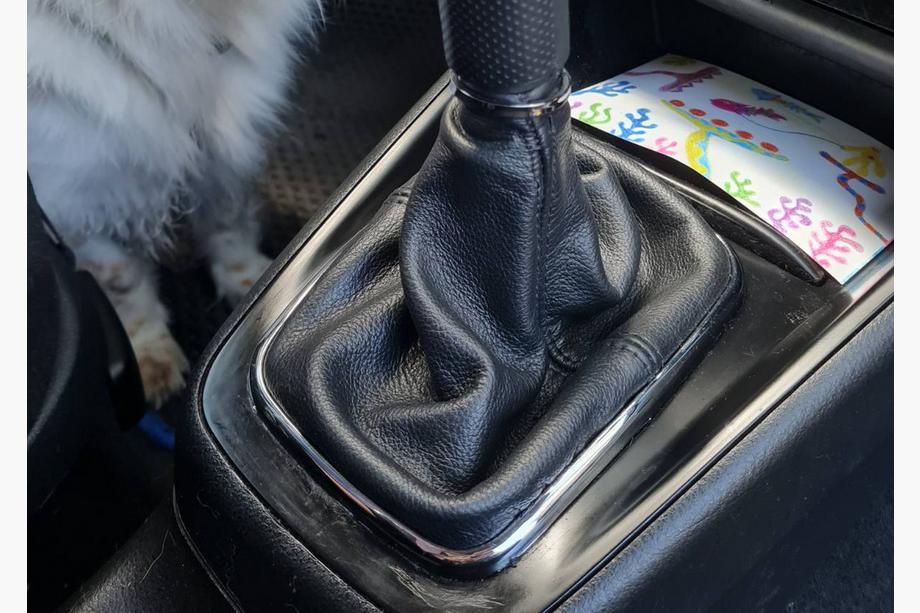 Volkswagen Golf 4 1997–2006 Kožená manžeta řadicí páky Image