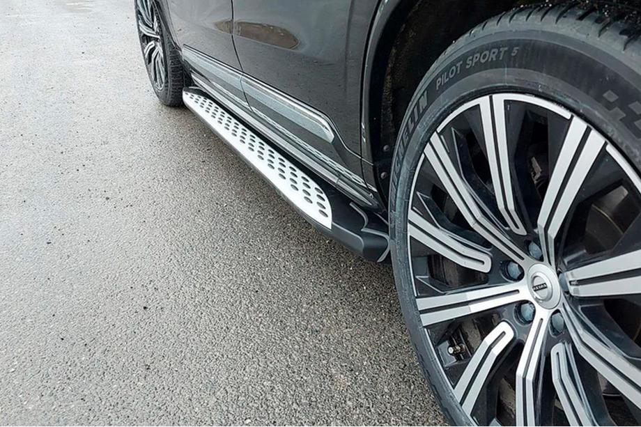 Volvo XC90 2015– Boční nášlapy Shining (2 ks, hliník) Image
