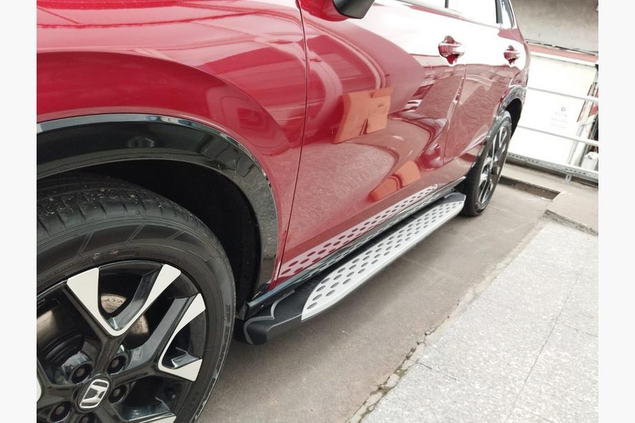 Honda ZR-V 2022– Boční nášlapy Shining (2 ks, hliník) Image