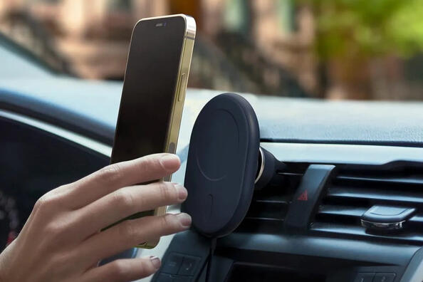 Jak vybrat držák na telefon: průvodce pro řidiče