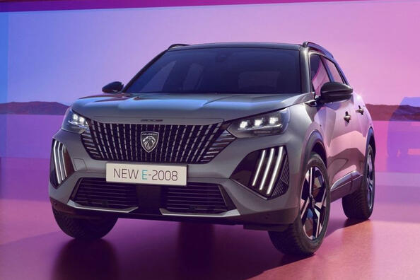 Peugeot e-2008: přehled modernizovaného kompaktního elektromobilu