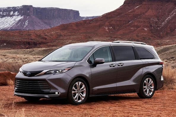 Přehled čtvrté generace minivanu Toyota Sienna