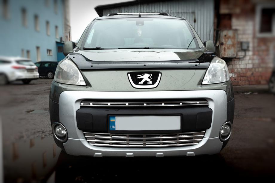 Peugeot Partner Tepee 2008–2018 Nerezové lišty na masku chladiče (2 ks) Carmos - turecká ocel Image